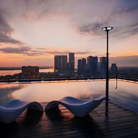 Hotel Serviced Condo Unique Infinity Pool With Mekong River View بنوم بنه المظهر الخارجي الصورة