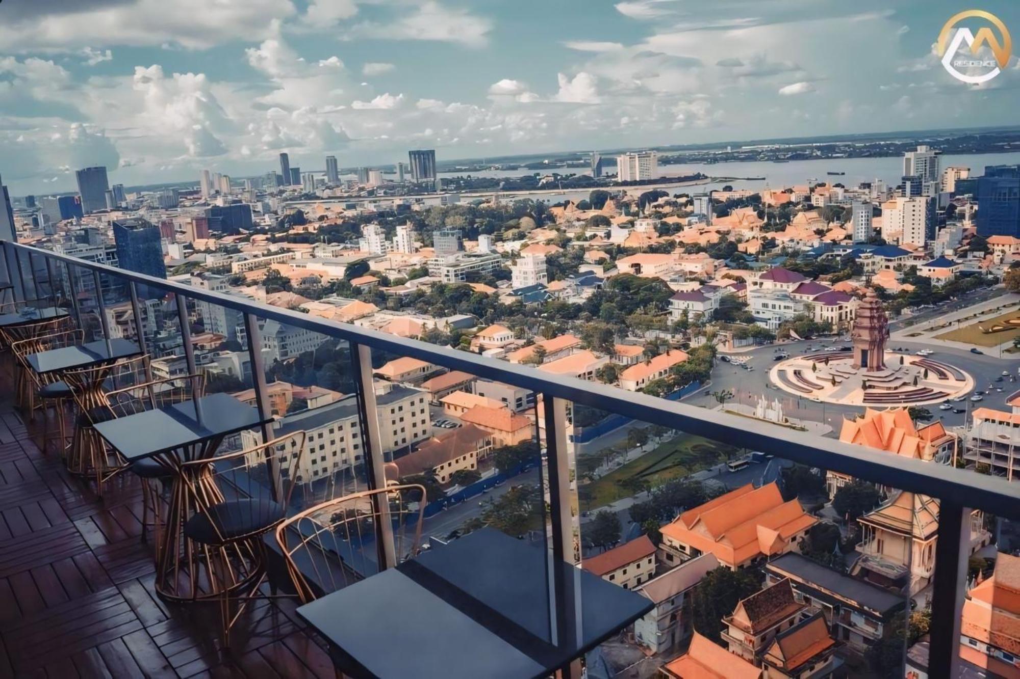 Hotel Serviced Condo Unique Infinity Pool With Mekong River View بنوم بنه المظهر الخارجي الصورة